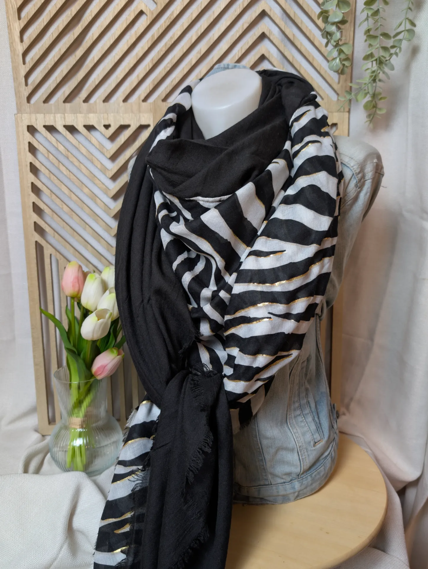 Grand voile zébré noir et blanc avec doré