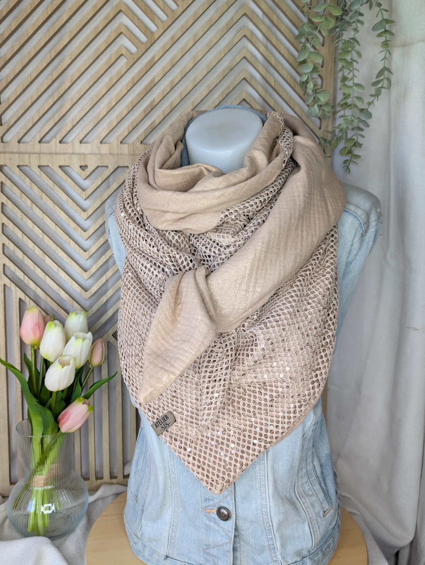 Classique treillis sequins doré