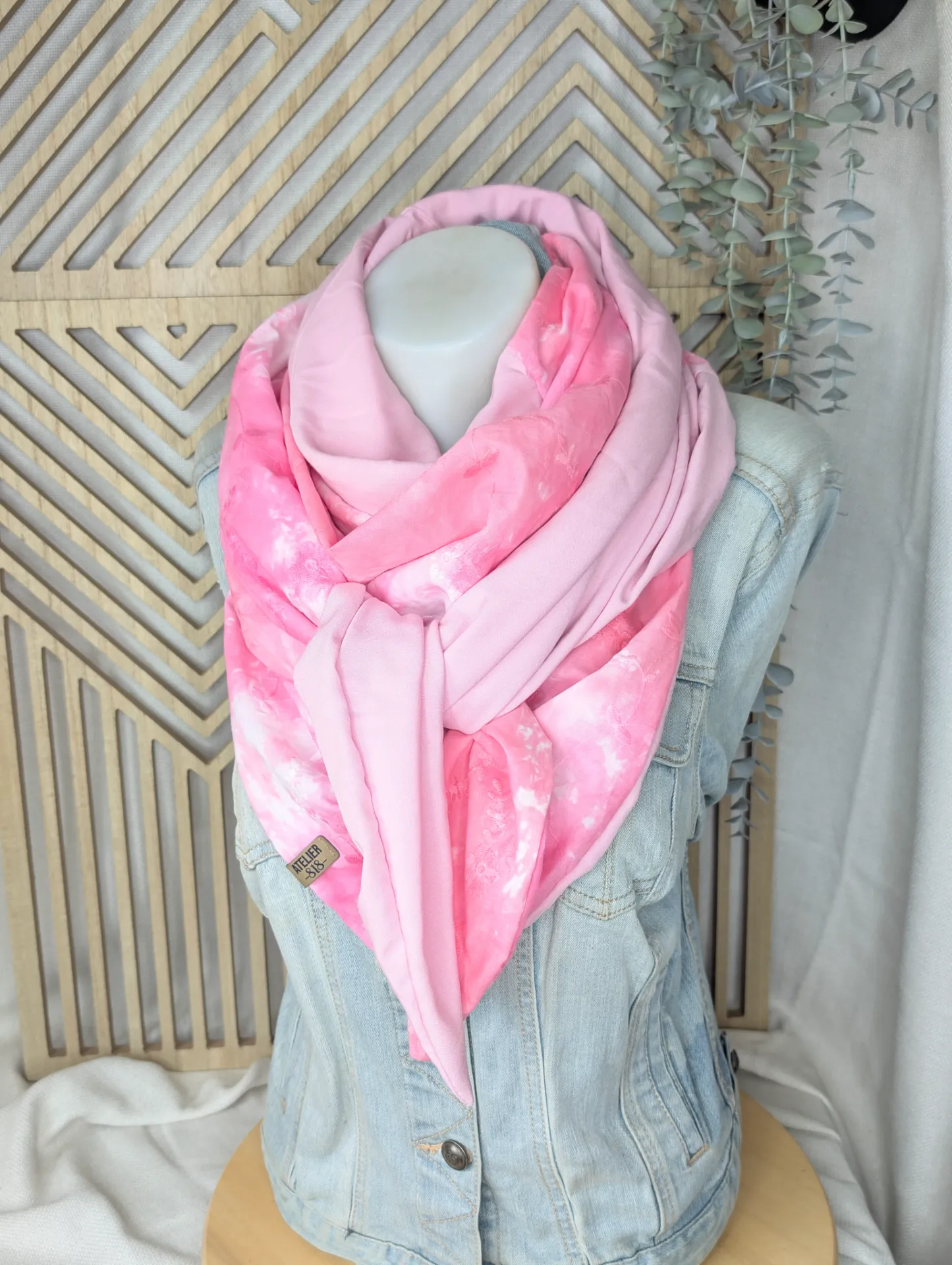 Classique dégradé de rose brodé