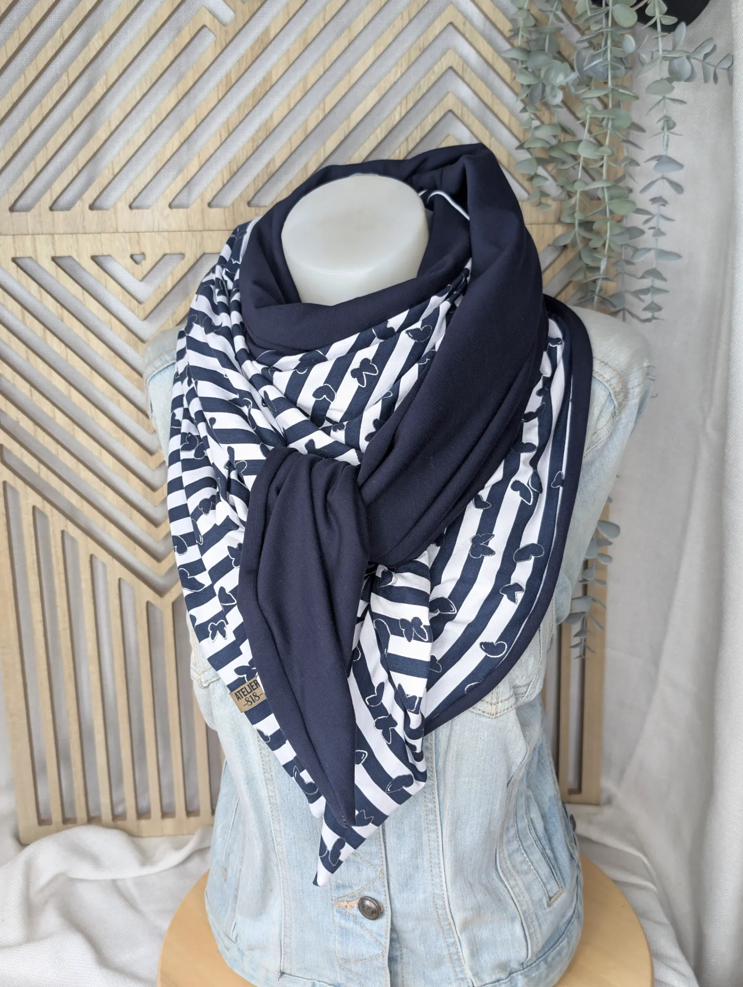 Classique papillons bleu marine argenté