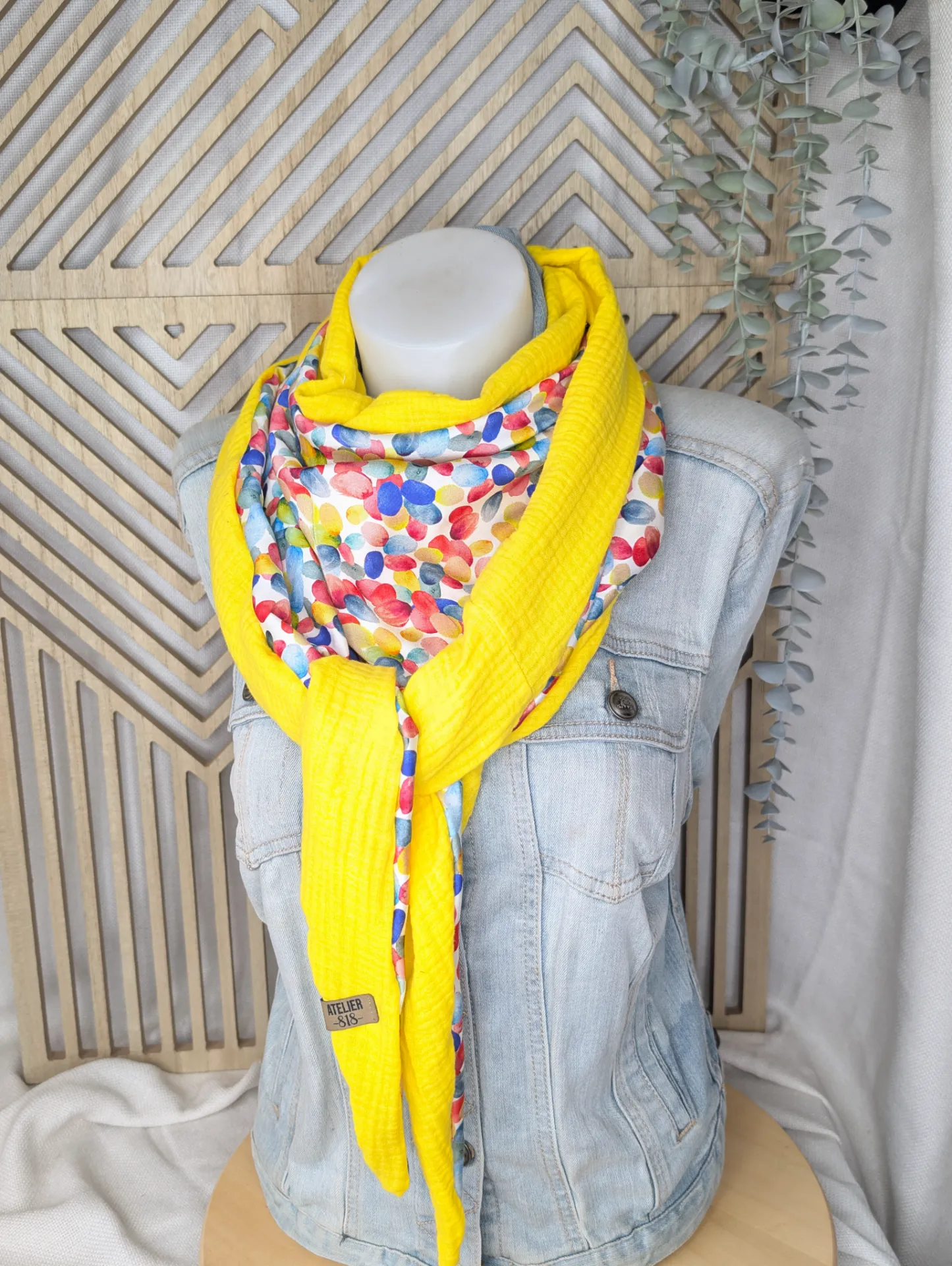 Petit jaune multicolore